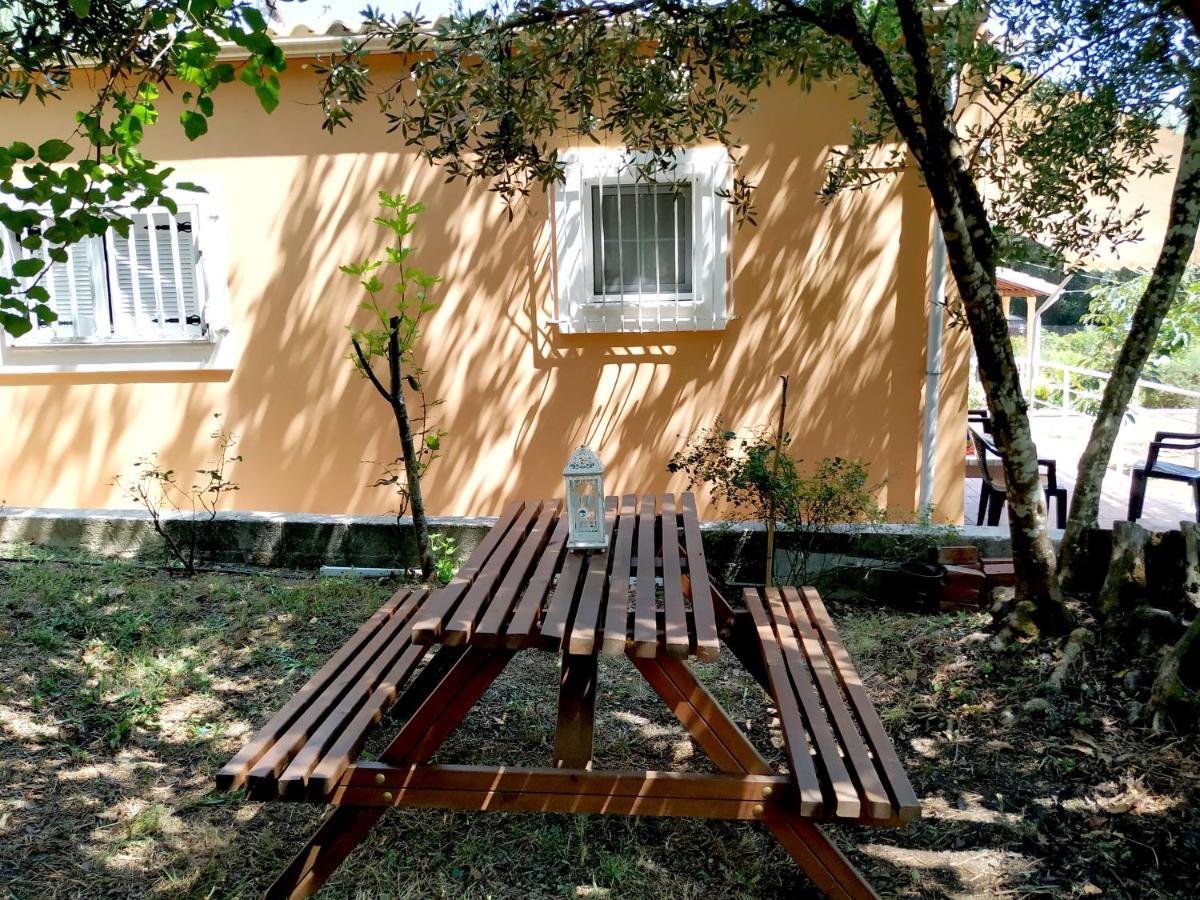 Family Holiday Apartment With Garden & Bbq Velonádes Exterior photo