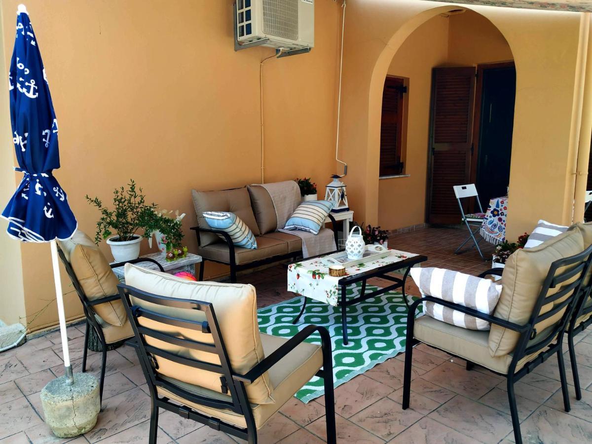 Family Holiday Apartment With Garden & Bbq Velonádes Exterior photo