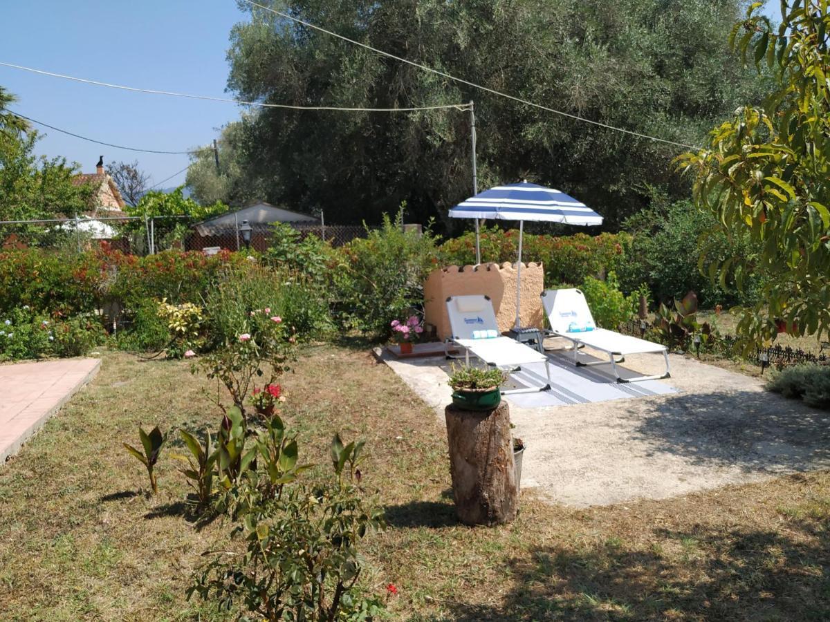 Family Holiday Apartment With Garden & Bbq Velonádes Exterior photo