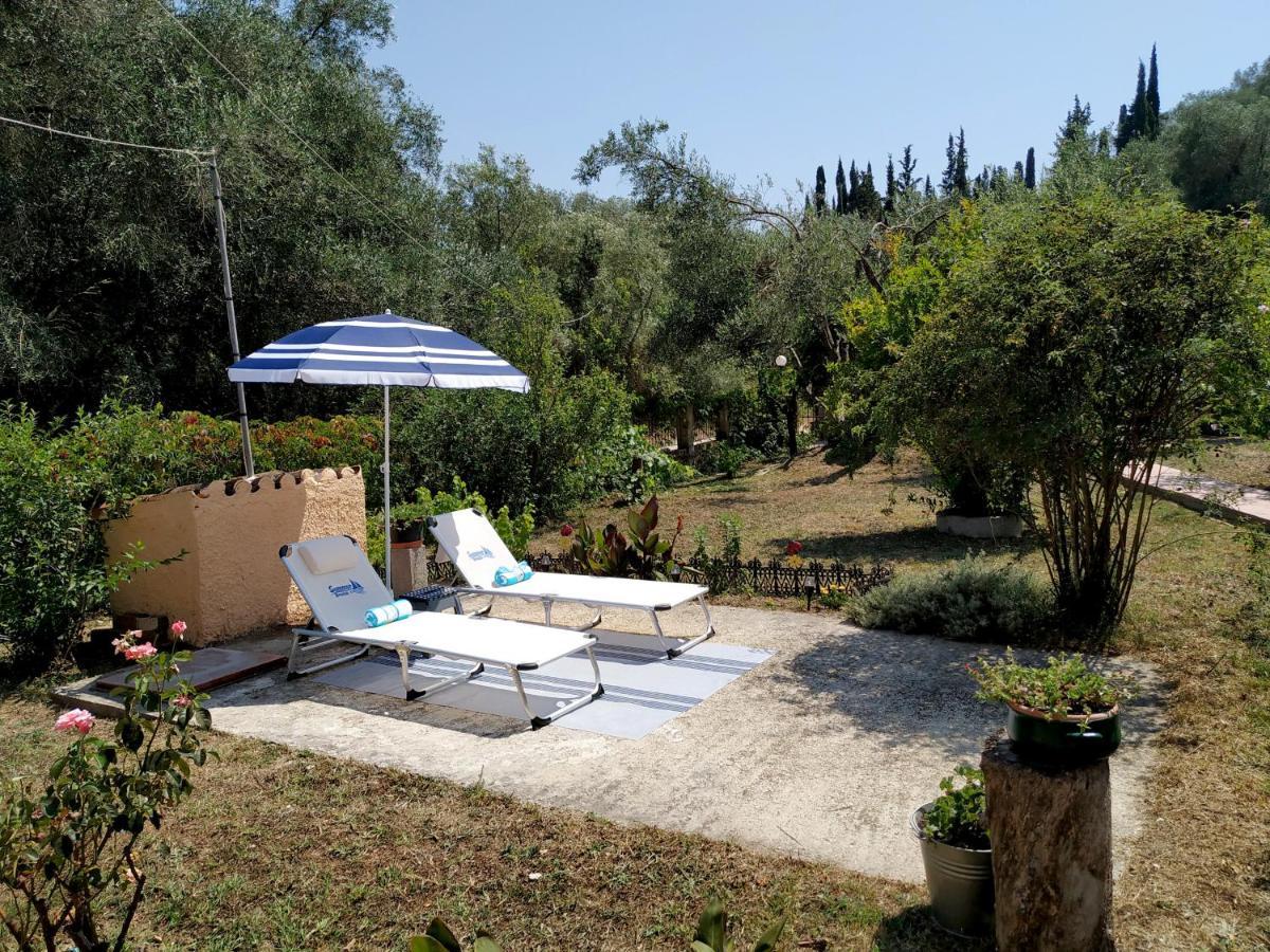 Family Holiday Apartment With Garden & Bbq Velonádes Exterior photo