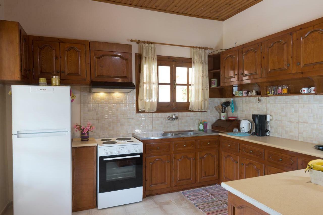 Family Holiday Apartment With Garden & Bbq Velonádes Exterior photo