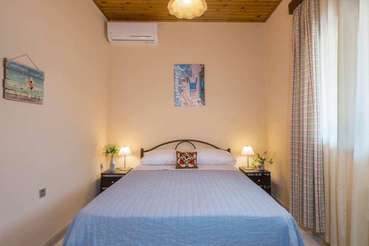 Family Holiday Apartment With Garden & Bbq Velonádes Exterior photo
