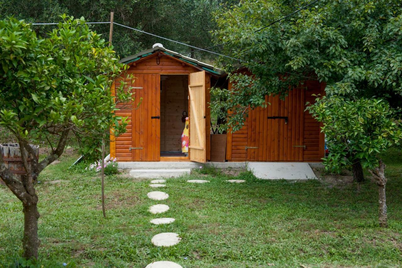 Family Holiday Apartment With Garden & Bbq Velonádes Exterior photo